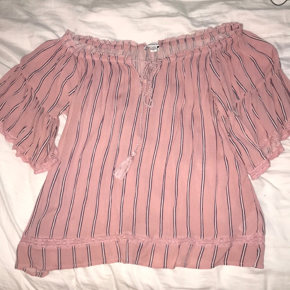 pink, black, and white top